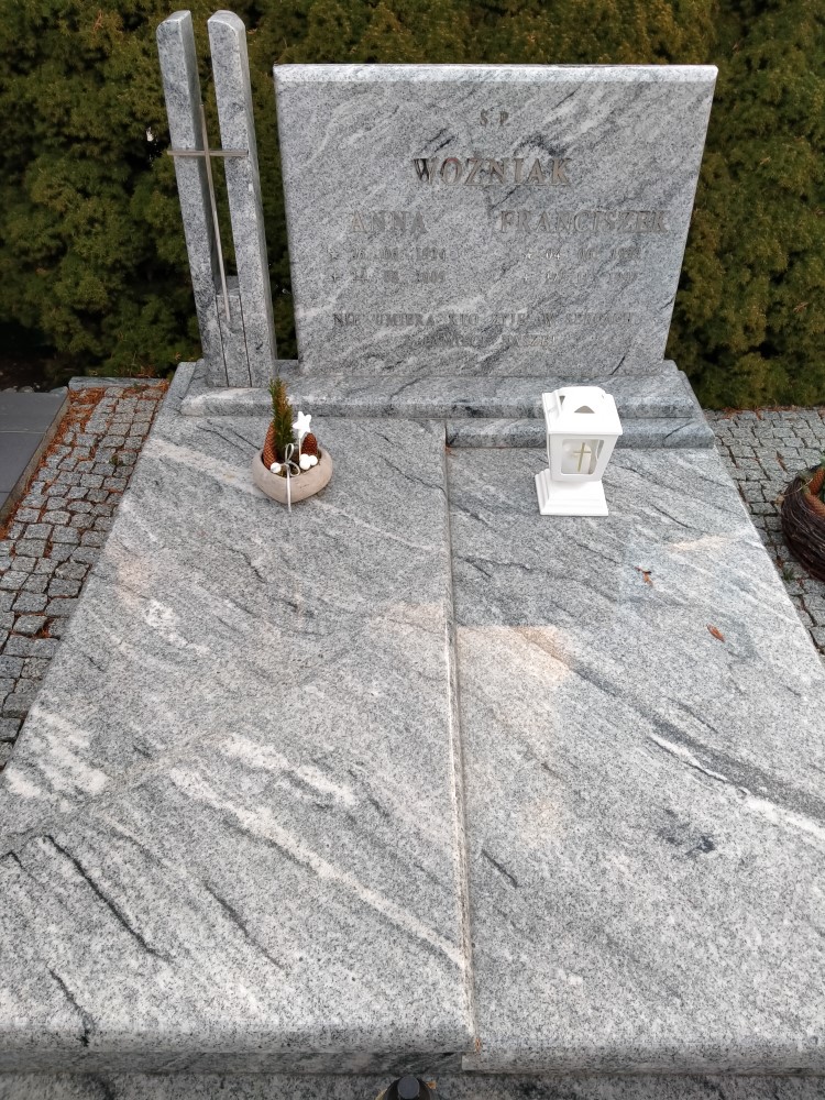 Grób Franciszek Woźniak